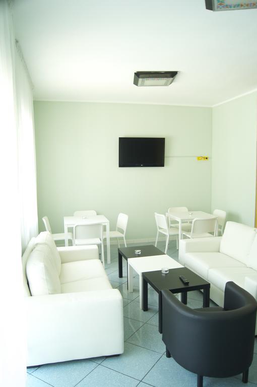Aron Hotel リミニ エクステリア 写真